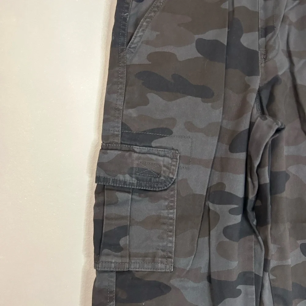 Children’s Place Kids Camouflage Cargo Pants, Size 7